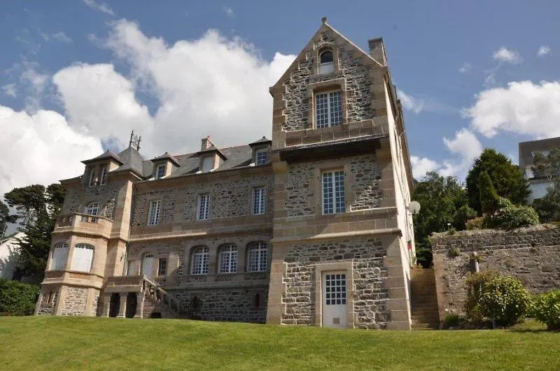 Appartement rénovée SUPERBE VUE MER au 2ème étage du Château de Trestraou - Réf 864 Perros-Guirec France